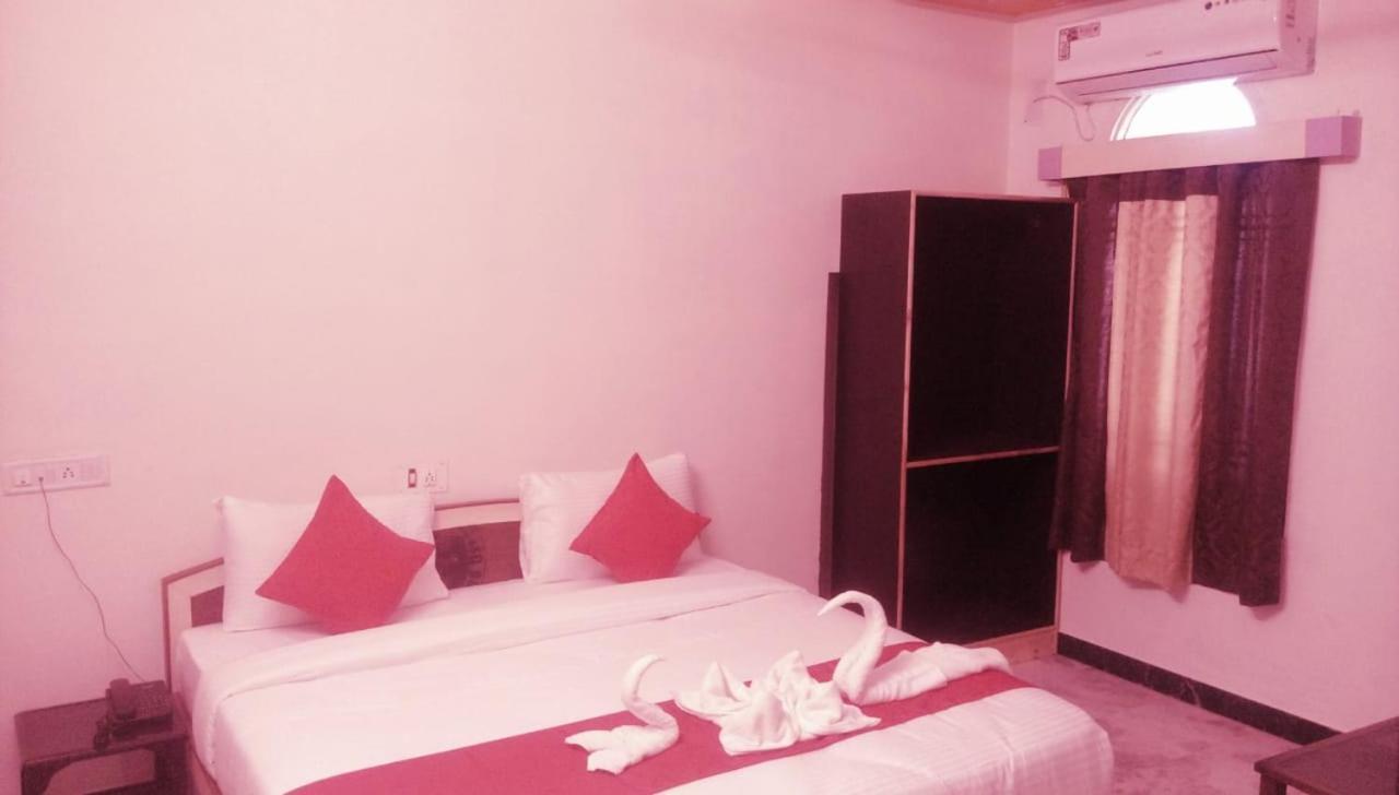 Hotel Rajkamal International Udaipur Exterior photo